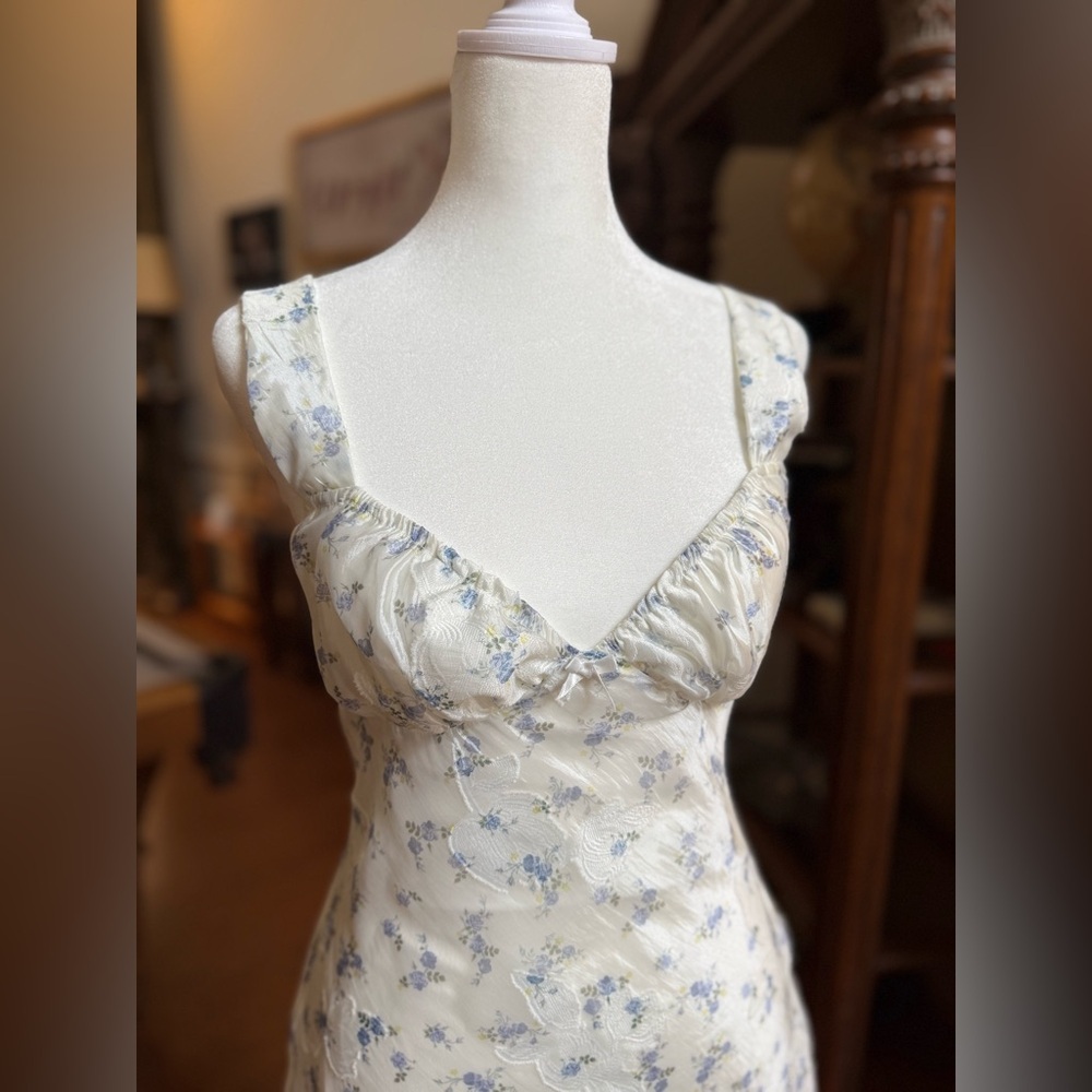 Princess Polly Cream and Blue Floral Mini Dress - Picture 4 of 8